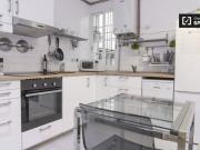 Habitación luminosa en apartamento de 2 dormitorios en...