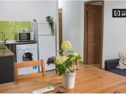 Habitación luminosa en apartamento de 3 dormitorios en... Habitación luminosa en apartamento de 3 dormitorios en...