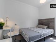 Habitación luminosa en apartamento de 4 dormitorios en...