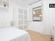 Habitación luminosa en apartamento de 4 dormitorios en...