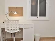 Habitación luminosa en apartamento de 4 dormitorios en...