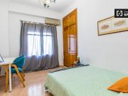 Habitación luminosa en apartamento de 5 dormitorios en...
