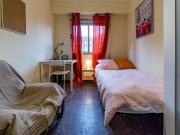 Habitación luminosa en apartamento de 5 dormitorios en...