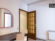 Habitación luminosa en apartamento de 5 dormitorios en...