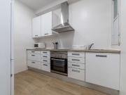 Habitación luminosa en apartamento de 6 dormitorios en...