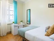 Habitación luminosa en apartamento de 6 dormitorios en...