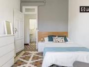 Habitación luminosa en apartamento de 7 dormitorios en...