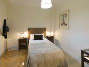 Se alquila habitación en piso de 6 habitaciones, Ríos Rosas