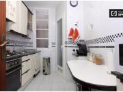 Habitación luminosa ideal para estudiantes varones en...