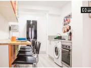 Habitación luminosa para alquilar en un apartamento de 5...