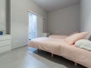 Habitación moderna en apartamento de 5 dormitorios en...