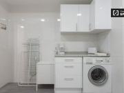 Habitación moderna en apartamento de 6 habitaciones en...