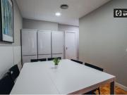 Habitación moderna en un apartamento de 15 habitaciones...