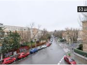 Habitación moderna ideal para mujeres profesionales y...