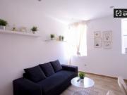 Habitación ordenada en el apartamento de 4 dormitorios...