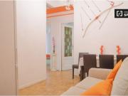 Habitación ordenada ideal para hombres solteros en...