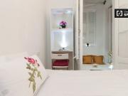 Habitación en piso compartido en el raval, barcelona