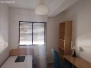 Habitacion para chica estudiante en piso en Plaza de Toros