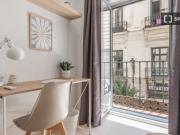 Habitación pintoresca en apartamento de 11 dormitorios...