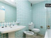 Habitación soleada con cama doble en alquiler en Centro