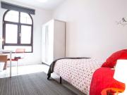 Habitación soleada en apartamento de 4 dormitorios,...