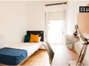 Habitación soleada en apartamento de 8 habitaciones en...