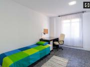 Habitación soleada en piso compartido en Extramurs, Valencia