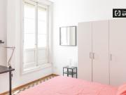 Habitación soleada en piso de 12 habitaciones en Sol, Madrid