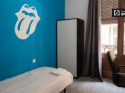 Habitación soleada en un apartamento de 10 dormitorios...