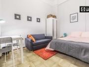 Habitación tranquila en piso compartido en Eixample,...