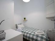 Habitación tranquila en un apartamento de 9 dormitorios...