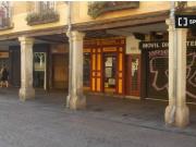 Habitaciones en alquiler en apartamento de 5 dormitorios...