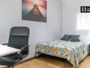 Habitaciones en alquiler en apartamento de 5 dormitorios...