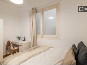 Habitaciones en alquiler en apartamento de 6 dormitorios...