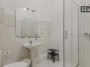 Habitaciones en alquiler en apartamento de 8...