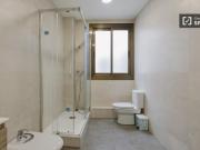 Habitaciones en alquiler en apartamento de 8...