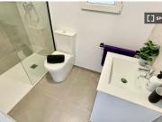 Habitaciones en alquiler en piso de 5 habitaciones en...