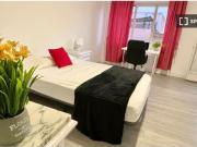 Habitaciones en alquiler en piso de 5 habitaciones en...