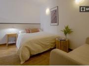 Habitaciones en alquiler en piso de 6 habitaciones en...