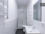 Habitaciones en alquiler en piso de 8 habitaciones en Sol