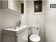 ¡Habitaciones en alquiler en un apartamento de 5...
