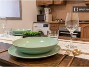 ¡Habitaciones en alquiler en un apartamento de 5...