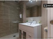 ¡Habitaciones en alquiler en un apartamento de 6...