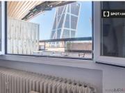 ¡Habitaciones en alquiler en un apartamento de 6...