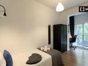 ¡Habitaciones en alquiler en un apartamento de 7...