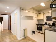 ¡Habitaciones en alquiler en un apartamento de 7...