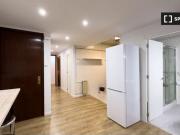 ¡Habitaciones en alquiler en un apartamento de 7...