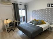 ¡Habitaciones en alquiler en un apartamento de 7...