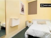 ¡Habitaciones en alquiler en un piso de 10 habitaciones...