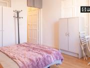 Habitación en piso de 5 habitaciones en alquiler en...